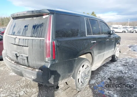 2015 Cadillac Escalade Luxury z USA, uszkodzony, nr VIN 1GYS4BKJ2FR185794